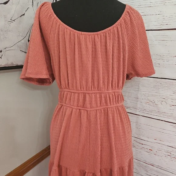 Gilli Dress - Picture 7 of 17